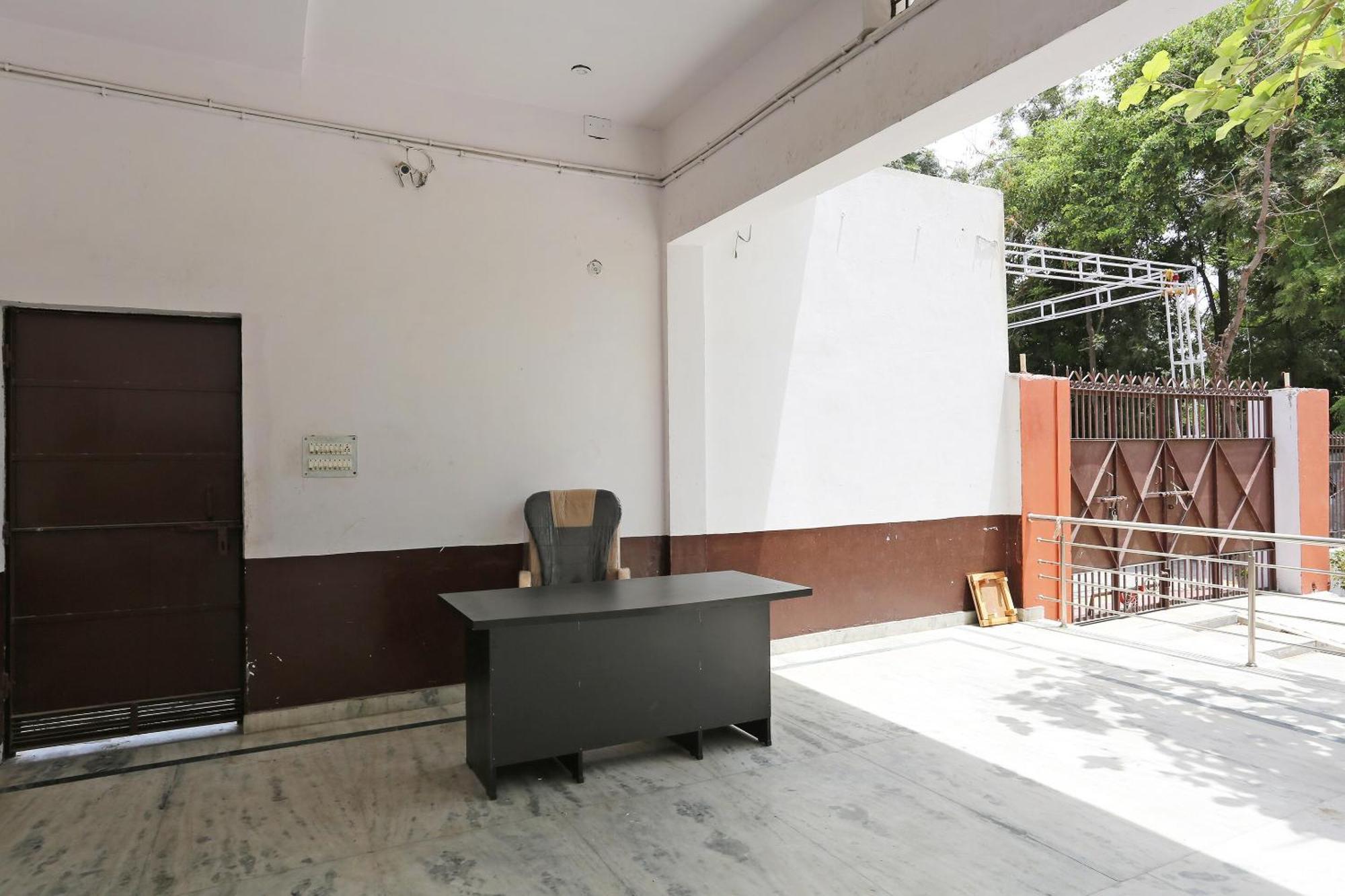 Hotel Spot On Angel Garden Alīgarh Esterno foto